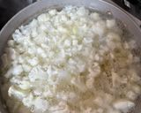 Foto del paso 1 de la receta: Fideos cremosos de coliflor, cebolla y morrón🥦🫑🧅