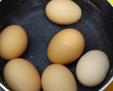 Foto del paso 2 de la receta: 🥚Huevo a la Copa con Pan Amasado Integral 🌾