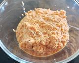A picture of step 4 of Vada and coconut chutney.