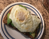 Foto del paso 3 de la receta: Tostada de aguacate
