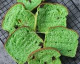 Foto langkah ke 7 dari resep Roti Tawar Pandan Kismis, Empuk dan Lembut Banget!.