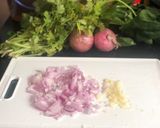 Foto del paso 3 de la receta: Arroz con pollo con ensalada de cebolla