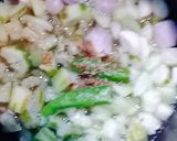 பீர்க்கங்காய் பால் ஊற்றி கடைதல் ரெசிபி ஸ்டேப் 2 புகைப்படம்