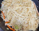 A picture of step 9 of Thin noodles Chicken Chowmein.