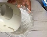 A picture of step 2 of Oreoberry Parfait.