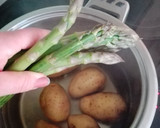 Foto del paso 5 de la receta: Ensalada César de espárragos y patatas con mayonesa de anchoas