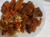 Higado de res encebollado