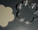 A picture of step 2 of Floral puffs.