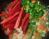 Foto del paso 4 de la receta Guiso de alitas de pollo y verduras