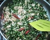 Foto langkah ke 3 dari resep Udang Rebon Kacang Panjang.