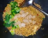 Foto langkah ke 4 dari resep Mie Goreng Nyemek.