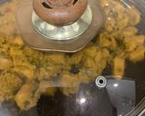 A picture of step 5 of Tawa chicken chutney roll.