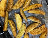 Foto langkah ke 4 dari resep Potato Wedges ✨.