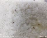 A picture of step 2 of Matar Pulao.