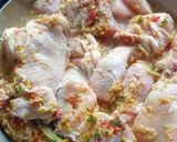 Foto langkah ke 2 dari resep Ayam Pedas Bumbu Kemangi.