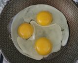 Foto del paso 1 de la receta: Infaltable... Huevos Revueltos con Jamón de Pavita