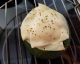 Foto del paso 3 de la receta: Calabacín relleno de setas con jamón, queso y sobrasada