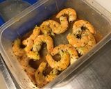 Une image de l'étape 7 de Crevettes sauvages marinées épices,agrumes et origan.