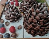 Foto del passaggio 8 della ricetta PIGNE AL CIOCCOLATO E CEREALI 🌲