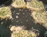 Foto del paso 8 de la receta: Buñuelos de acelga