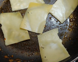 Foto del paso 4 de la receta: Ensalada tibia amb, Gouda, champinyons, bacon i cruient de cebolla