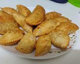 मावा गुजिया (mawa gujiya recipe in Hindi) रेसिपी चरण 7 फोटो