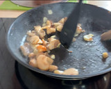 Foto del paso 6 de la receta: Tintorera en salsa, con setas