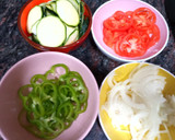 Foto del paso 3 de la receta: Coca de hojaldre con verduras y queso