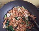Foto langkah ke 4 dari resep Mie Goreng Praktis.