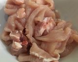 รูปขั้นตอนการทำที่ 1 ของ หมูกุ้งผัดเห็ดออรินจิ