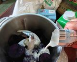 Foto langkah ke 2 dari resep Bolu Kukus Ubi Ungu.