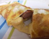Foto del paso 4 de la receta: Omelette enrollado con queso y hot dog