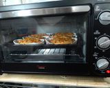 Foto langkah ke 10 dari resep Cheezy Sausage Boat.