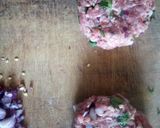 A picture of step 1 of DIY beef burger with egg.