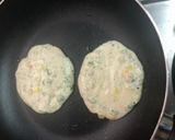 A picture of step 4 of Sprouted moong dal pancake.