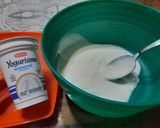 Foto del paso 1 de la receta: Mini pancitos de yogurt (cocinados en sartén)