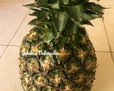 A picture of step 1 of Pine Apple-flavored fried rice.