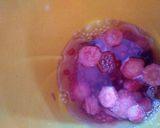 A picture of step 1 of Energy PBC (pomegranate, beetroot, carrot) juice.