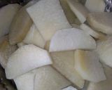 A picture of step 1 of Fried yam with egg II.