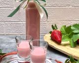 Foto del passaggio 6 della ricetta Crema di liquore alle fragole