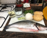 Foto del paso 1 de la receta: Filetes de lubina al horno con cebolla patata tomate natural y aderezo Vidalim