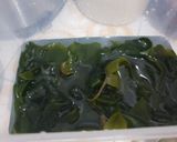 Foto langkah ke 1 dari resep Sup Rumput Laut (Miyeok Guk).