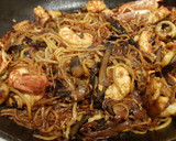 Foto del paso 4 de la receta: Noodels crujientes con gambas, jengibre y verduras