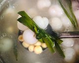 Hình bước làm 3 của món Chè sen long nhãn