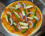 વેજીટેબલ પીઝા (Vegetable Pizza Recipe in Gujarati) રેસીપી સ્ટેપ2ફોટો