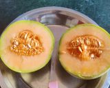 A picture of step 1 of Refreshing milk with Musk Melons.