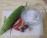 Foto langkah ke 1 dari resep 8. Tumis Pare + Teri Medan.