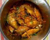 কলাপাতায় পুঁটি মাছ রেসিপির ধাপ 2 ছবি