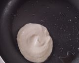 Foto del paso 2 de la receta: Panquecas de yuca y queso rellenos de dulce de guayaba🥯🥞🧀