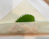 Foto langkah ke 2 dari resep Lumpia ayam & shiso leaf 🍃.